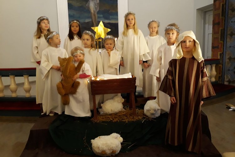 Jouluaaton perhekirkko Jouluaaton perhekirkko