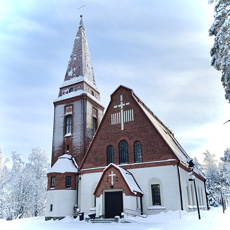 Messu Siilinjärven kirkko talvella