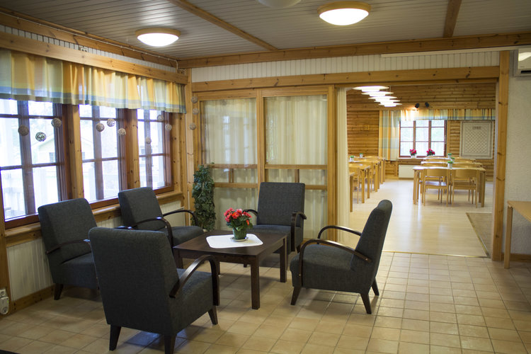 Avaa kuva isommaksi Päärakennuksen aula